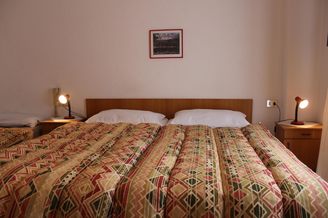 Garni Hirsch Hotel Canazei Exterior foto