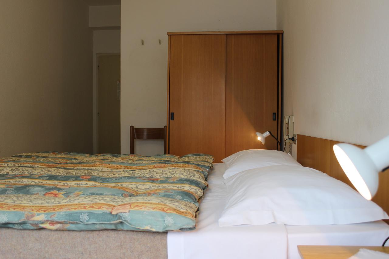 Garni Hirsch Hotel Canazei Exterior foto